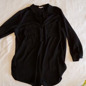 Pleione black button tab leeve blouse